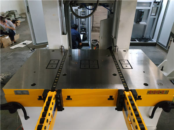 360V Clamping In Injection Moulding , ISO9001 Quick Mold Change
